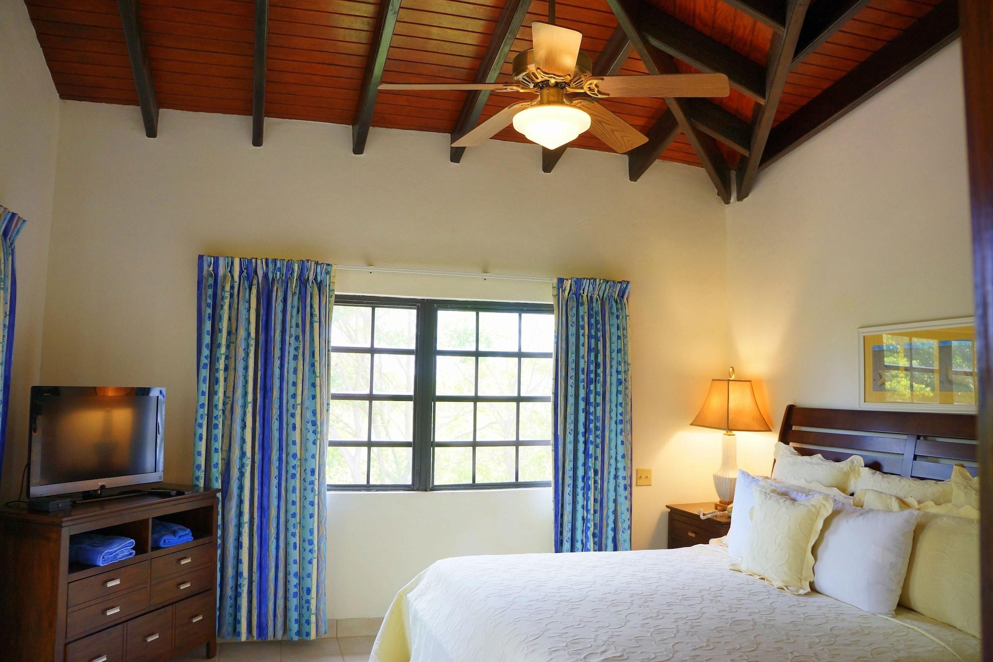 Resort Paradise Cove 3*