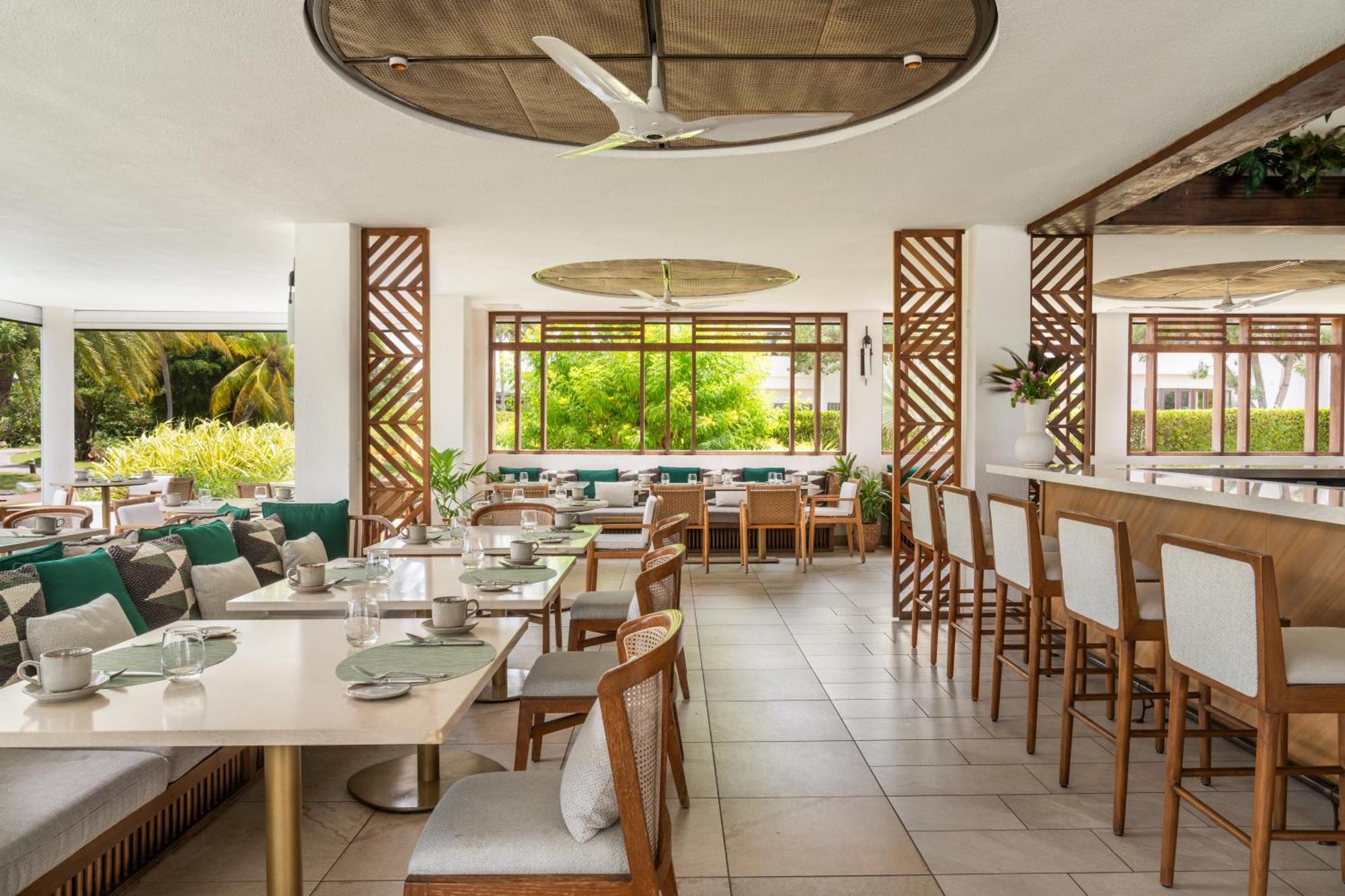 Aurora Anguilla & Golf Club Resort 4*