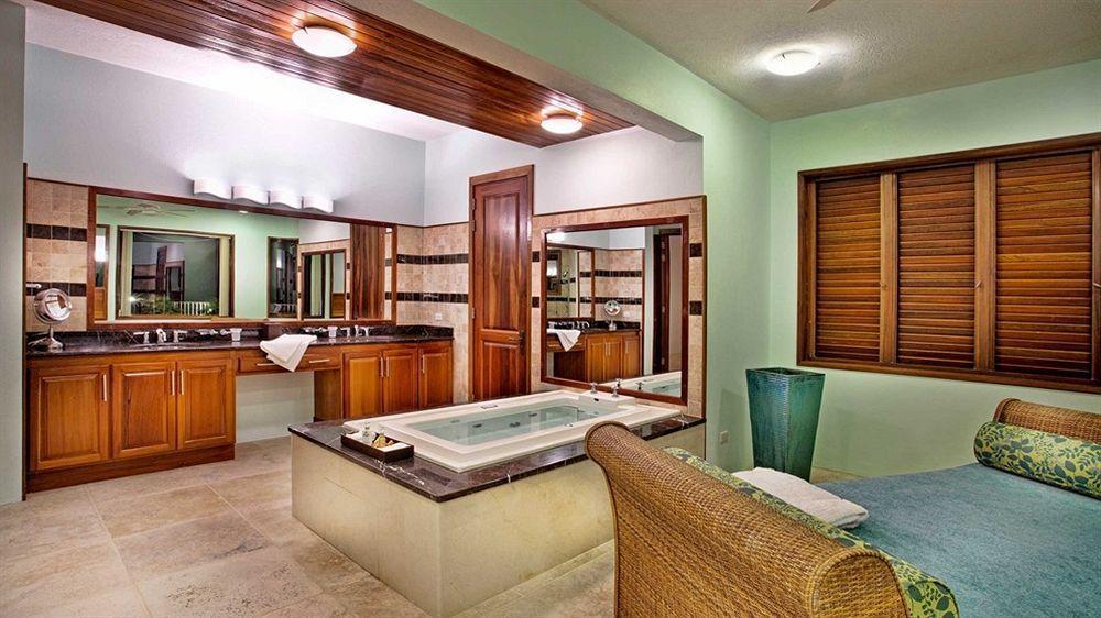 Sheriva Luxury And West End Village