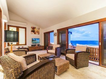 Hotel Waves On Shoal Bay 4*