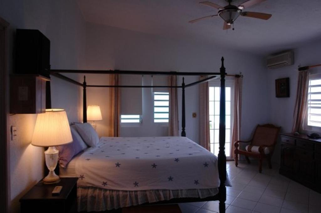 Tortue Shoal Bay Village