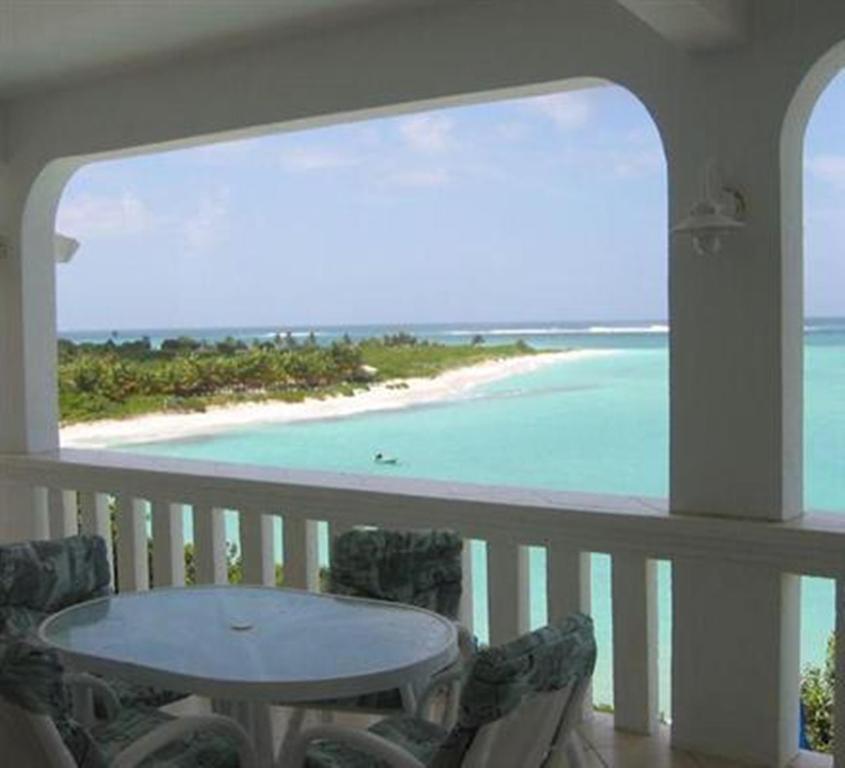 Tortue 4* Shoal Bay Village