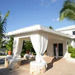 Ku Hotel