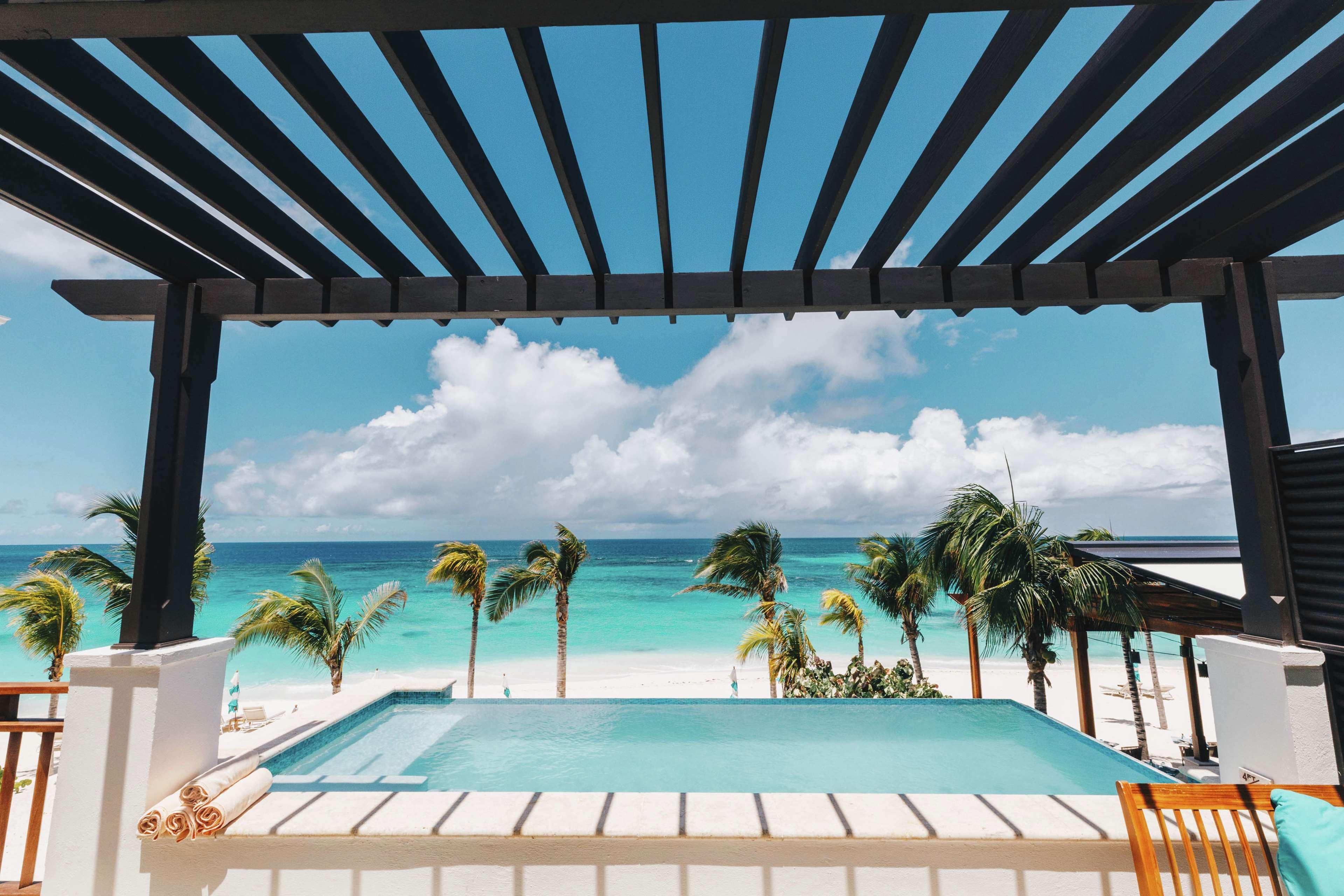 Zemi House, Lxr & 5* Shoal Bay Village