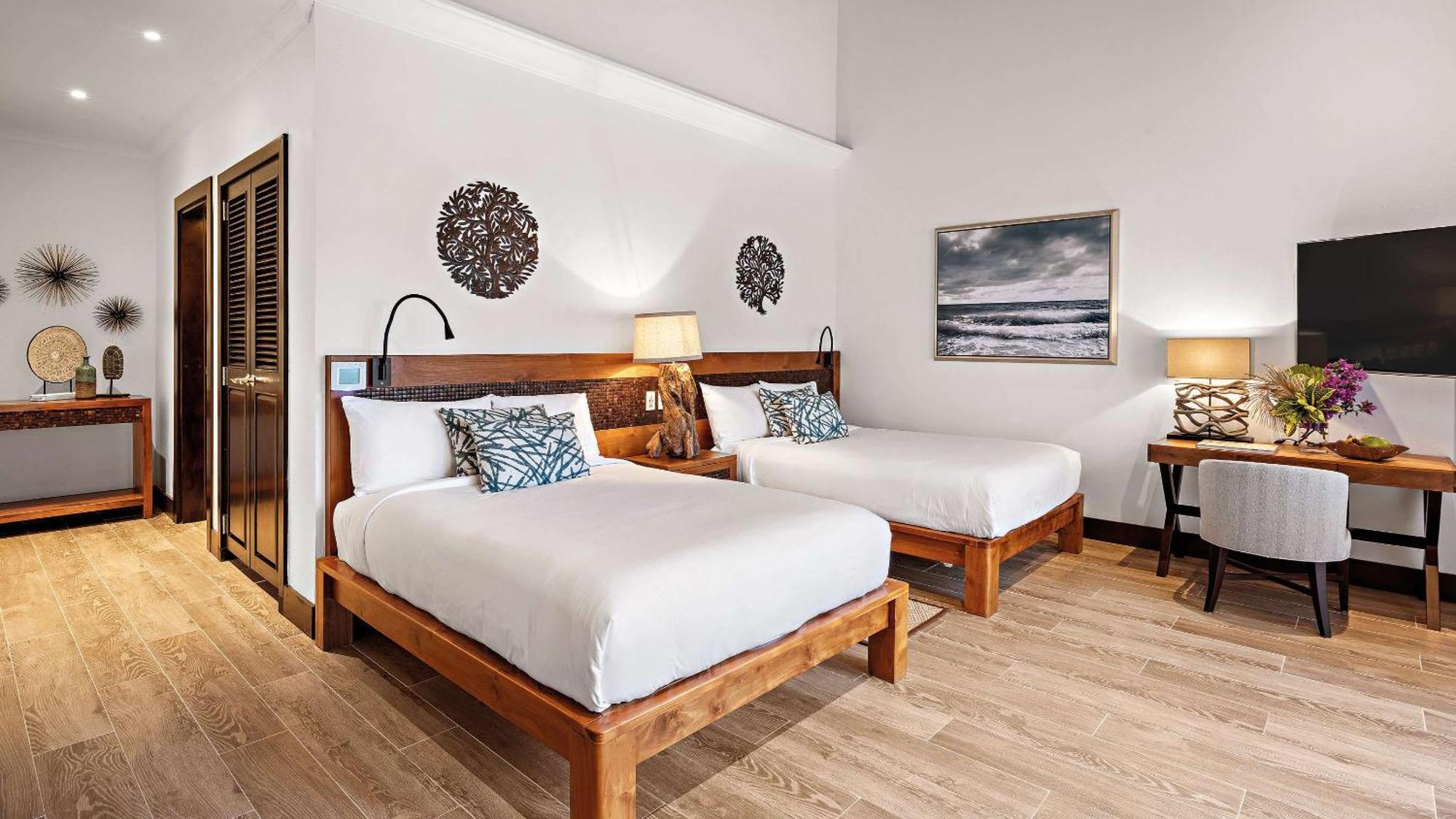Zemi House, Lxr & 5* Shoal Bay Village