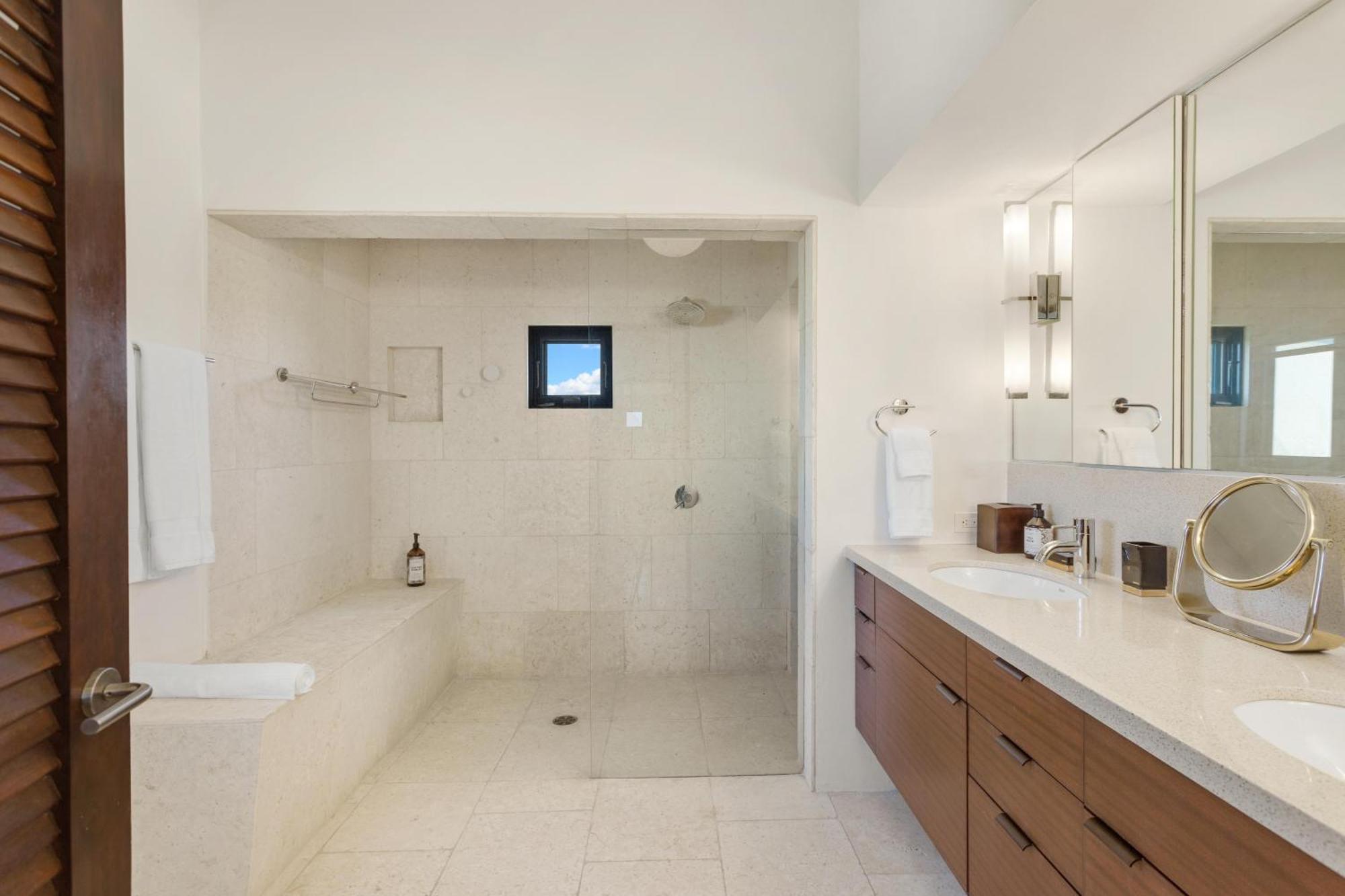 Songbird 4 Bedroom Anguilla Apartment The Valley