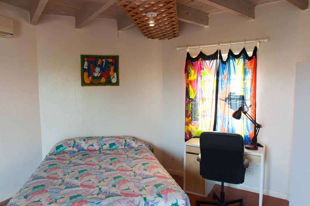 Guest house Arawak 2*