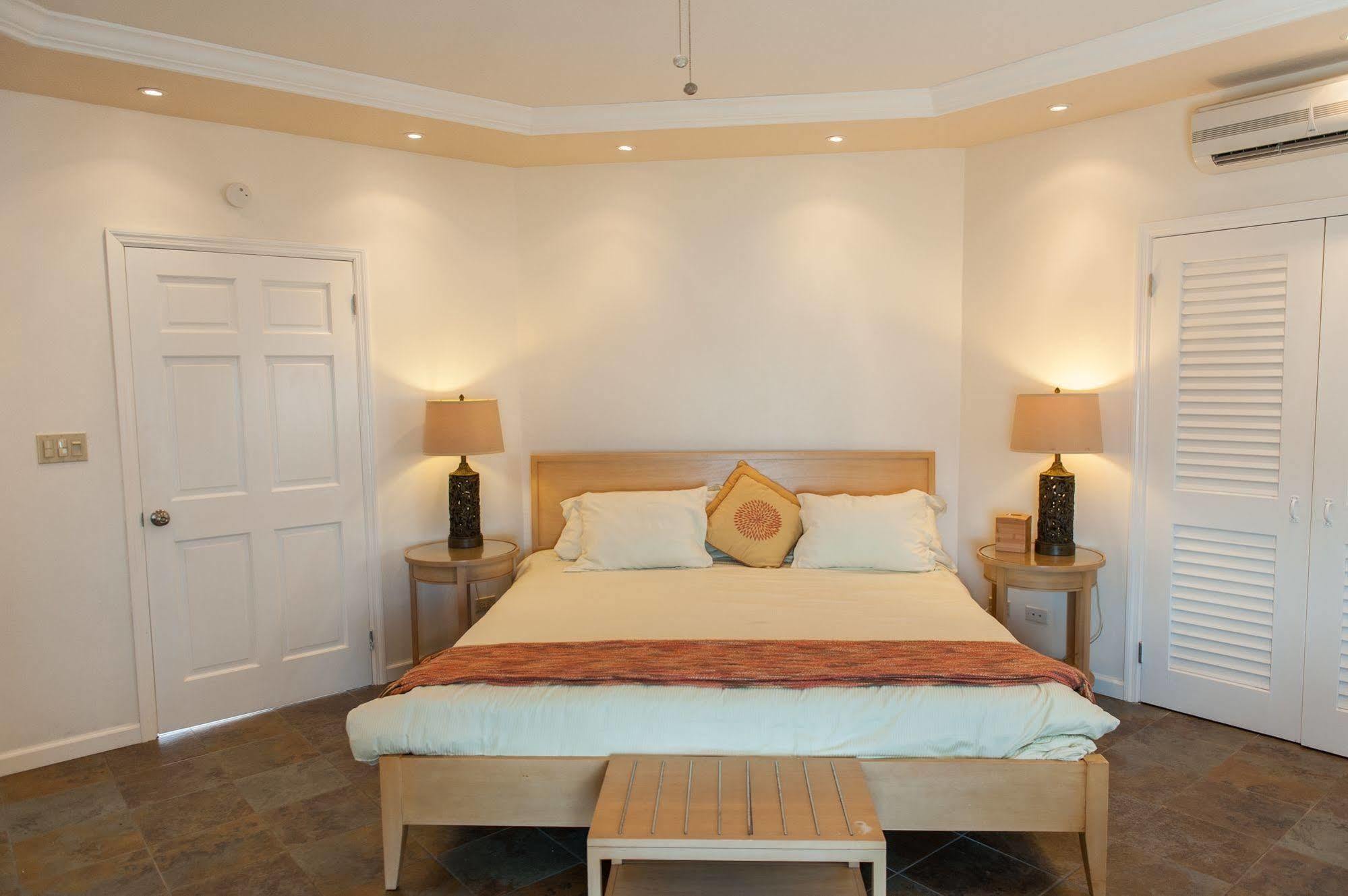 Arawak Guest house Island Harbour