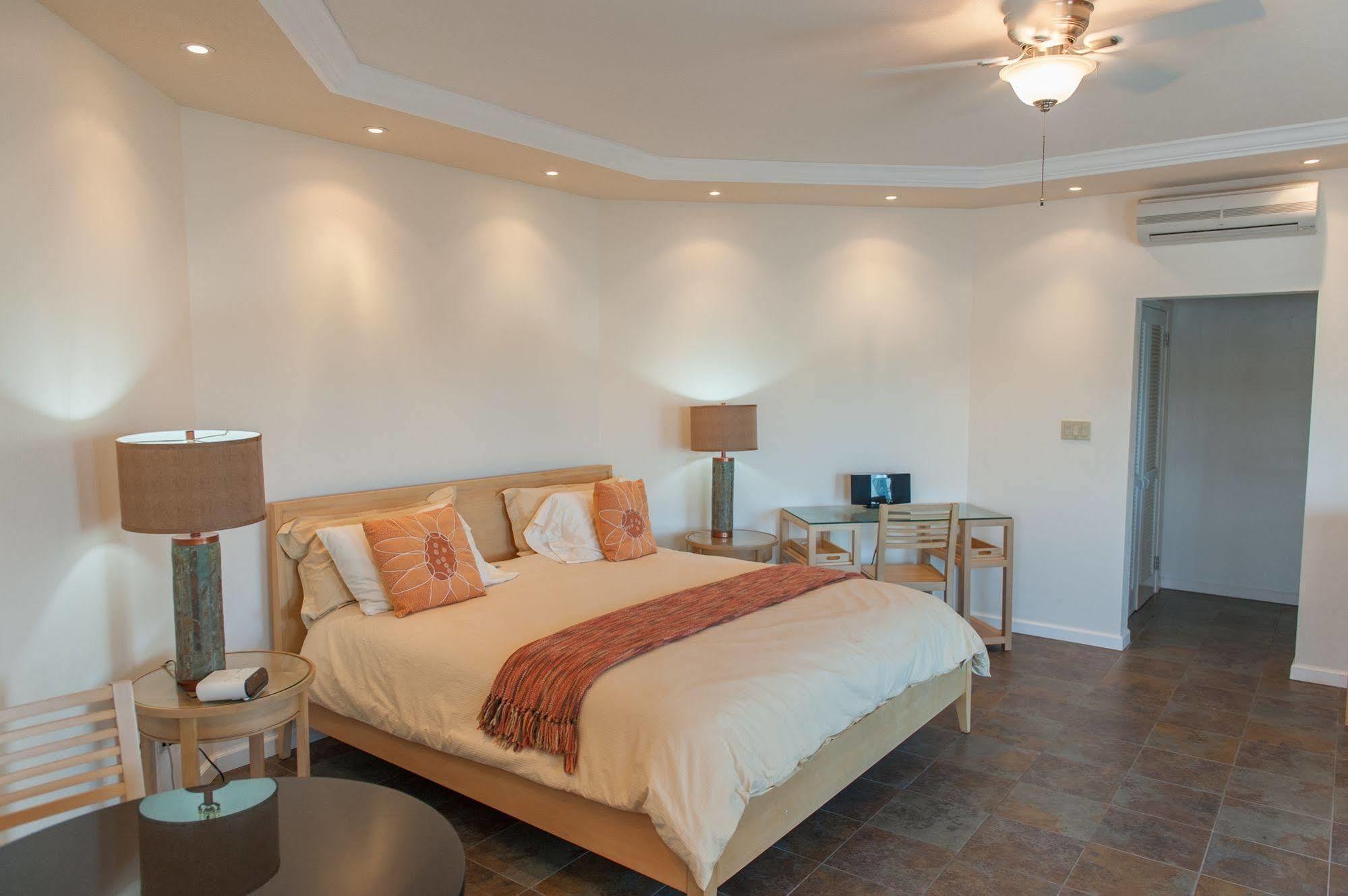 Arawak Guest house Island Harbour