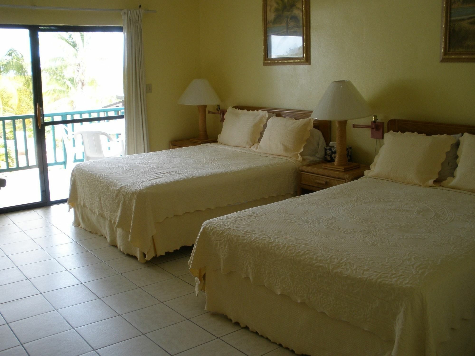 Allamanda Club * Shoal Bay Village